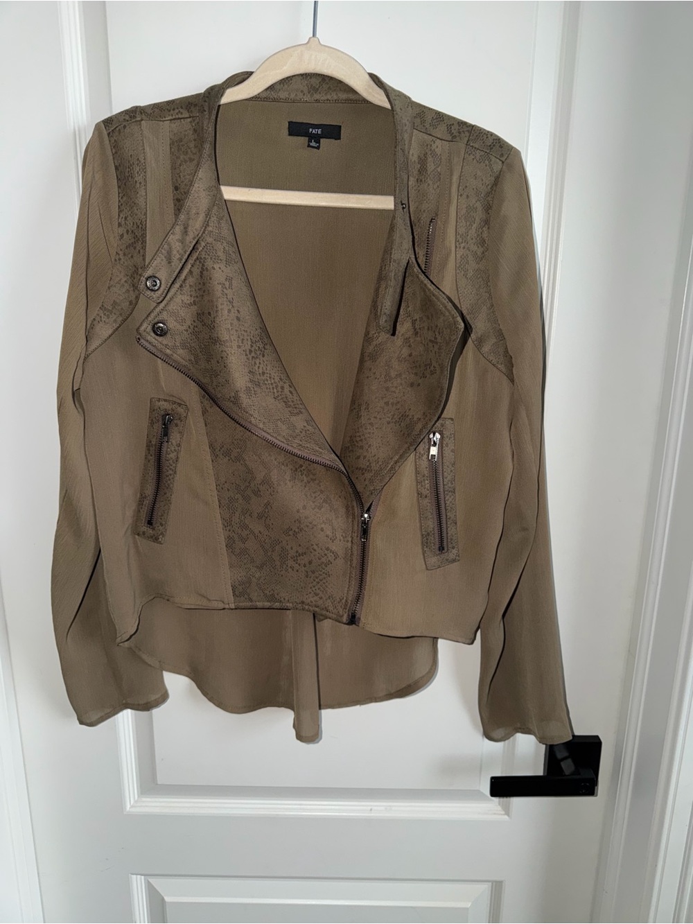 FATE Womenโs Large Taupe Snakeskin Print Moto Blouse Asymmetrical Zip Top